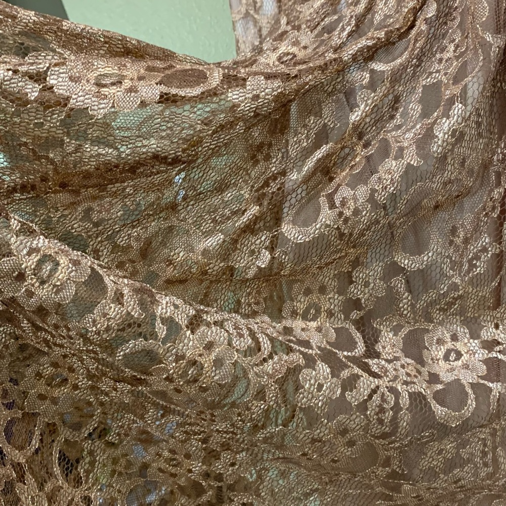 Women gold lace maxi dress size 8 - Picture 3 of 9